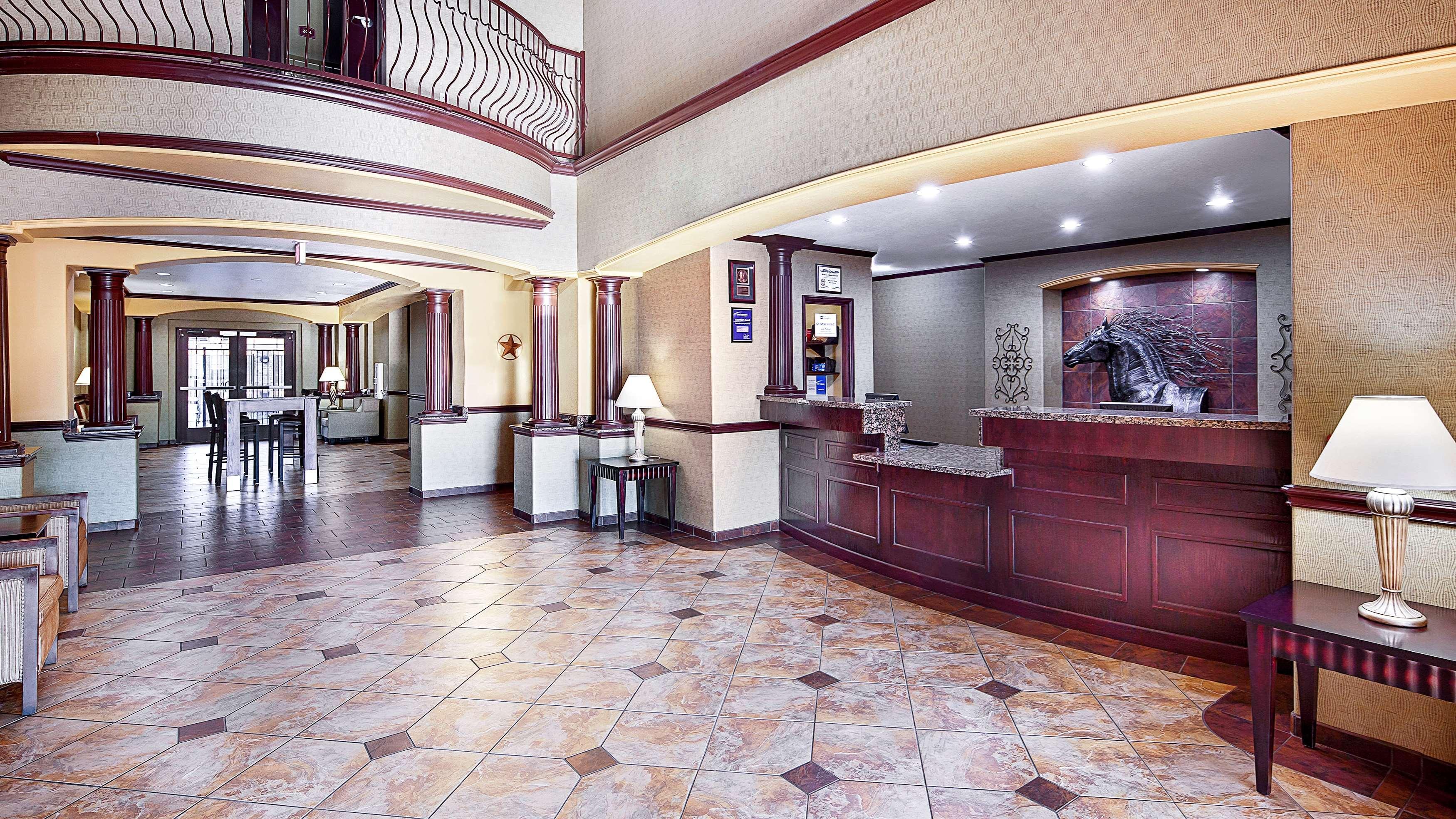 Best Western Plus Royal Mountain Inn & Suites Атенс Екстер'єр фото