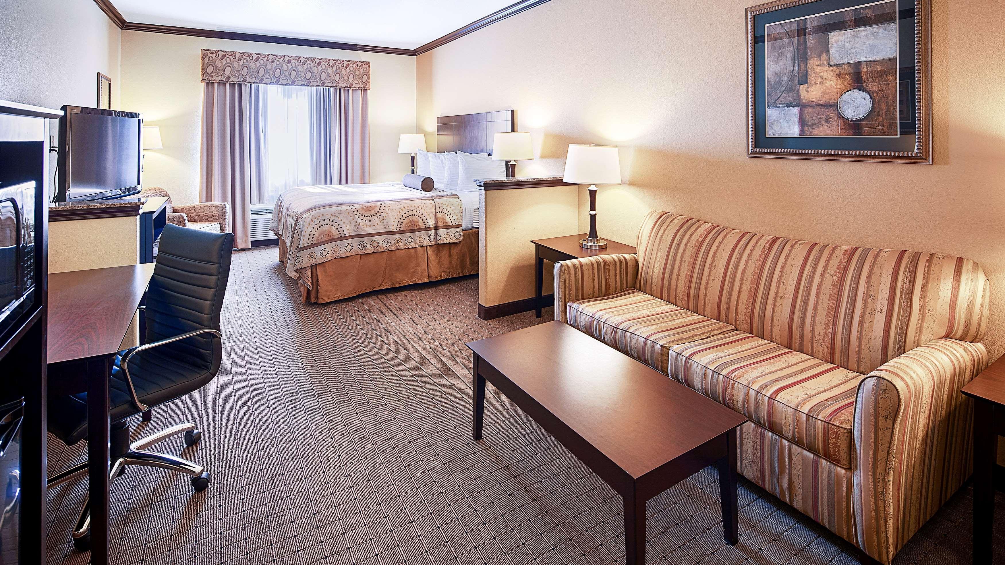 Best Western Plus Royal Mountain Inn & Suites Атенс Екстер'єр фото