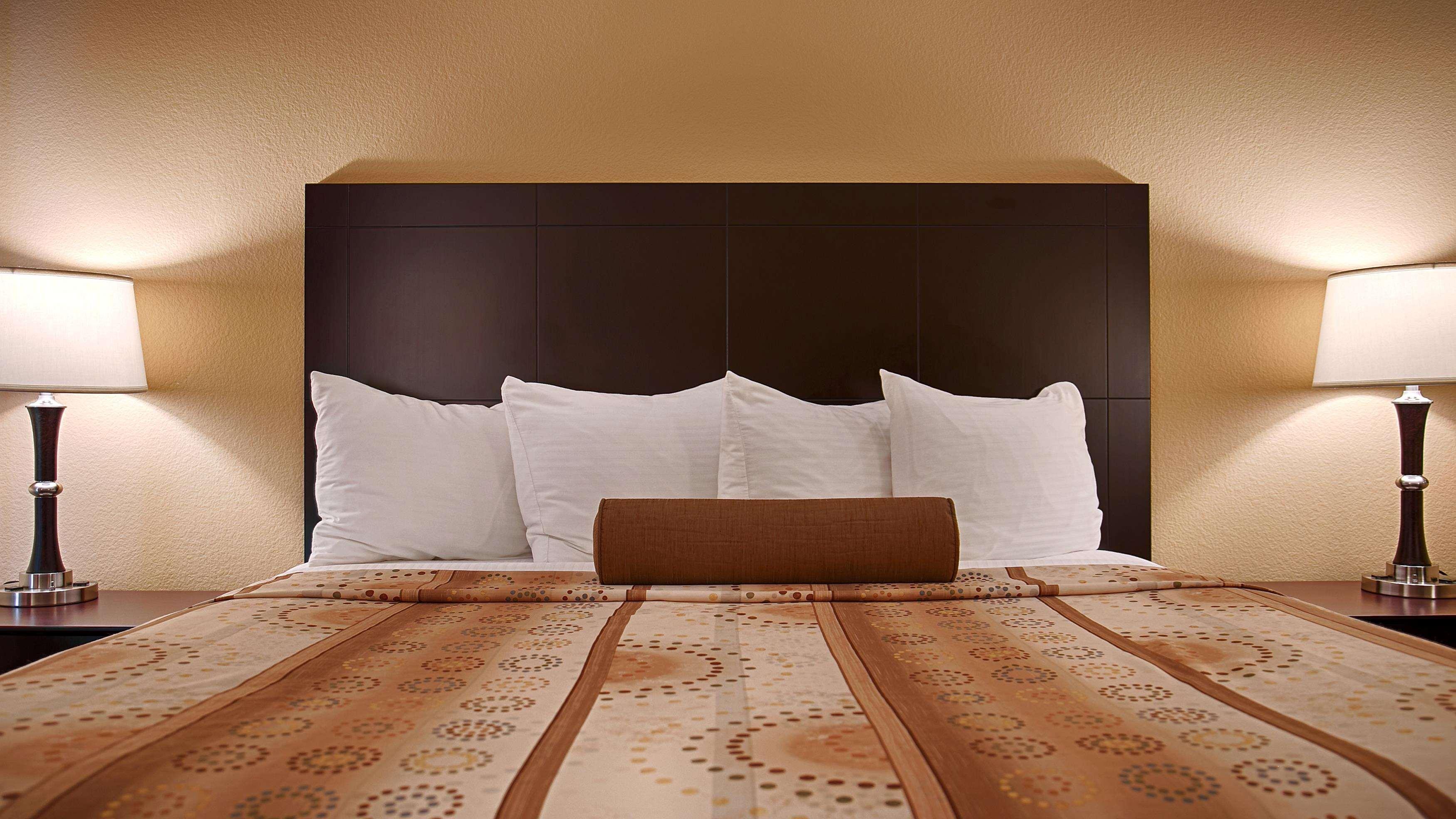 Best Western Plus Royal Mountain Inn & Suites Атенс Екстер'єр фото